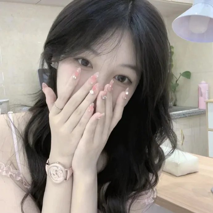 她已身登青云梯